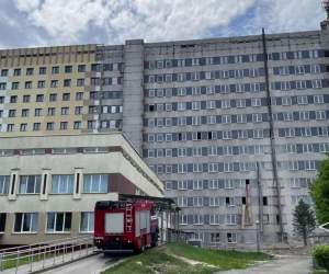 Экстренный вызов в Пинскую центральную больницу: к зданию выезжали 11 единиц техники МЧС