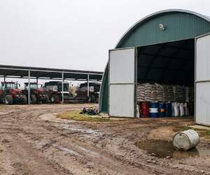 Тракторист из Пинского района присвоил 100 литров гербицида на 2 тыс. рублей