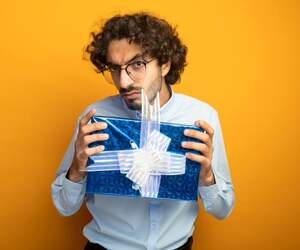 Подарки, которые лучше оставить в прошлом: 10 неудачных идей на 23 февраля