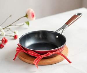 Топ-10 провальных идей подарков женщинам на 8 Марта