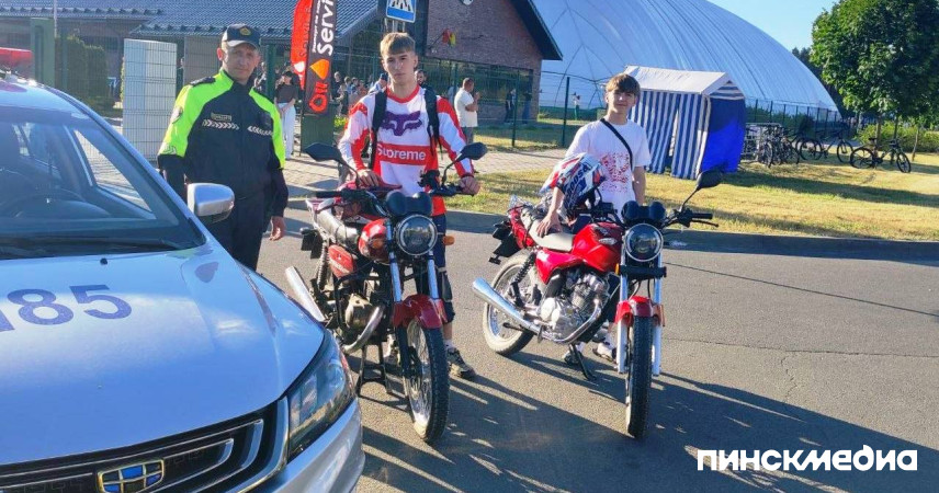 В Пинске ГАИ усилила плановую профилактику и проверку документов у мотоциклистов