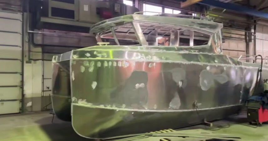 Первый белорусский катамаран: серийное производство планируют запустить в Пинске