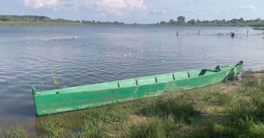 Просто хотели покататься: компания отдыхающих утопила чужую лодку в Пинском районе