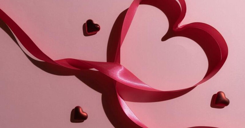 Что подарить на 14 февраля: топ-10 идей подарков для нее и для него