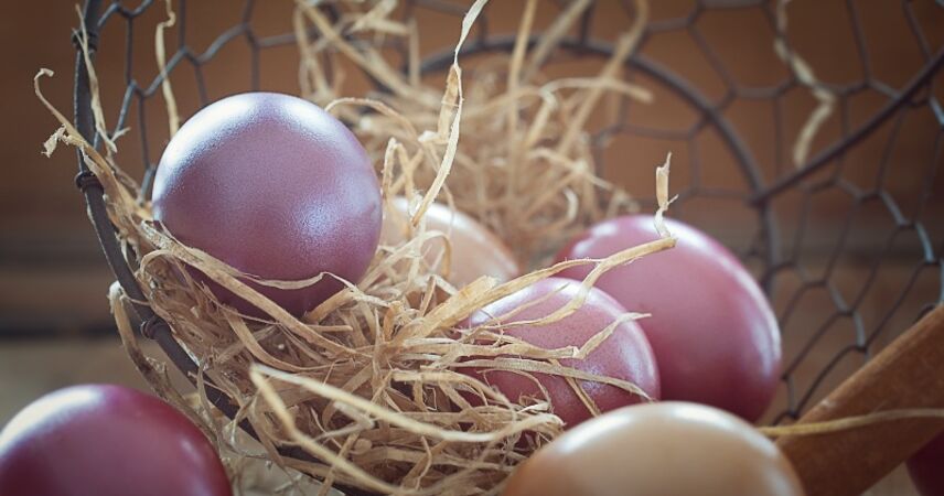 Почему и как на Пасху красят яйца: традиции и современность