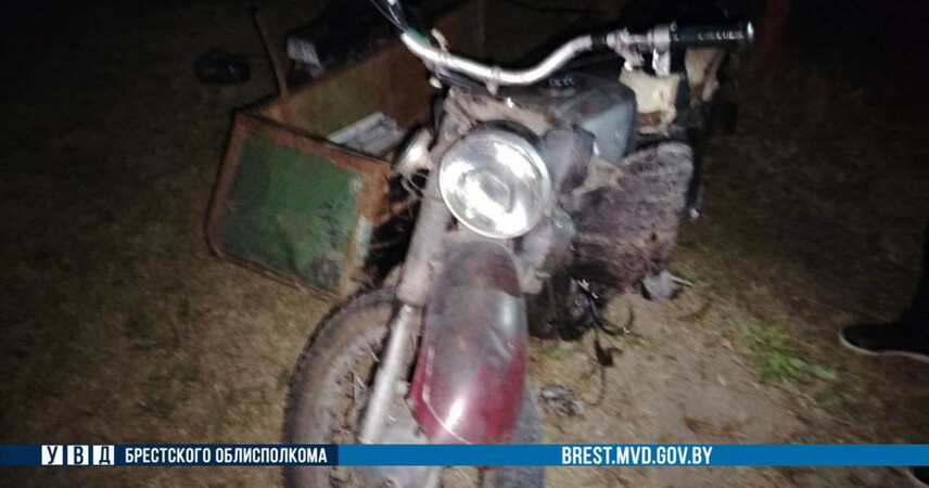 ДТП в Пинском районе: мотоциклист погиб при столкновении со столбом