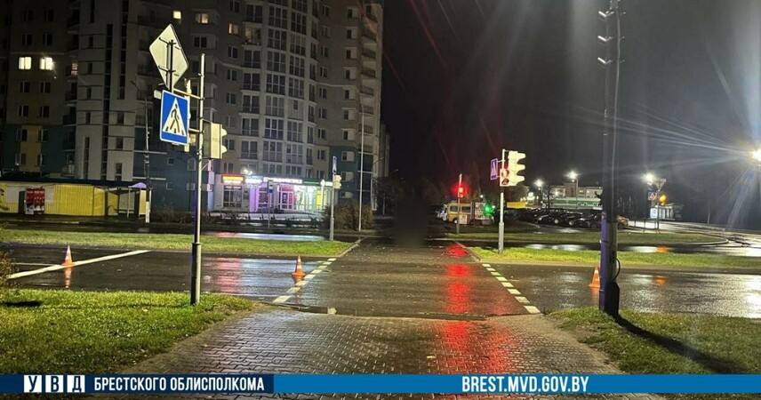 ДТП в Пинске: 18-летний водитель сбил пешехода на регулируемом переходе
