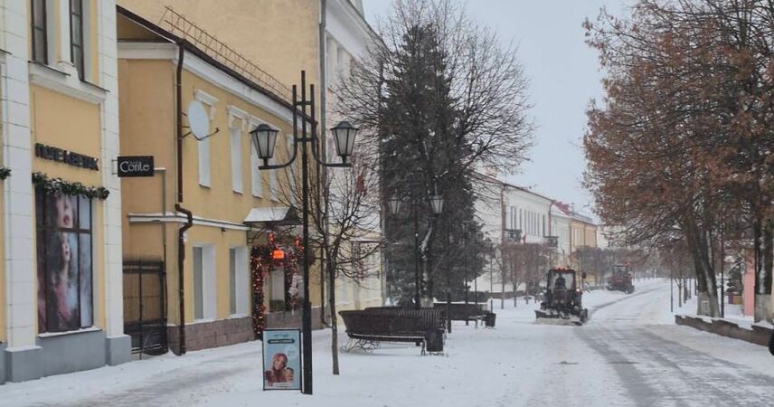 Снегопад в Пинске: коммунальные службы работают в усиленном режиме