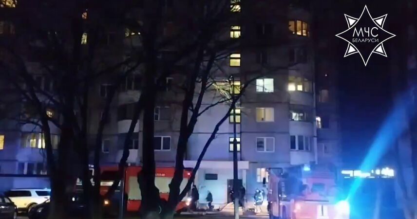 На Красноармейской в Пинске горела квартира на 7 этаже: двое госпитализированы