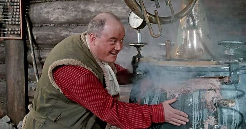 Самогонщика оштрафовали за хранение аппарата и изготовление браги