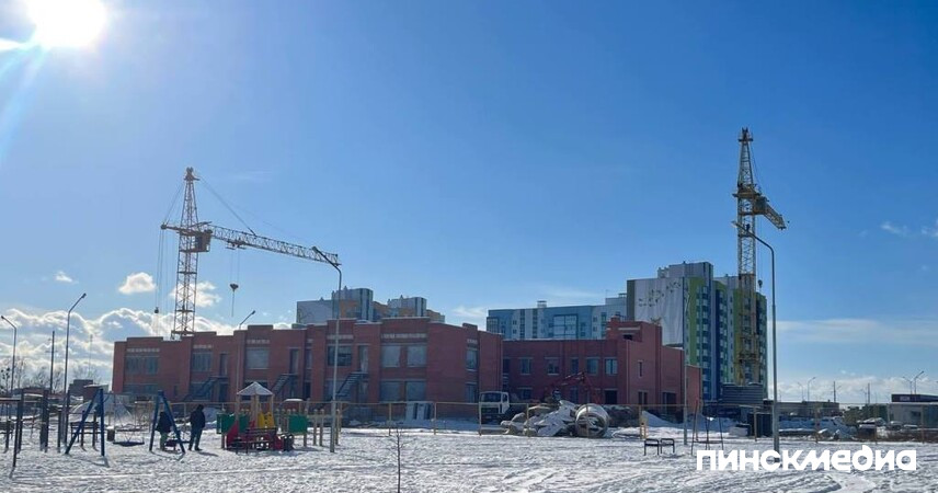 В Пинске строят первую школу-сад
