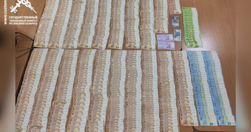 Пассажир автобуса из Польши «забыл» задекларировать почти 42 тысячи долларов