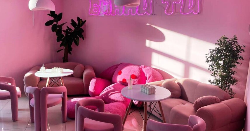 Новое Instagram-кафе с бабл-ти и розовым кроликом открылось в центре Пинска