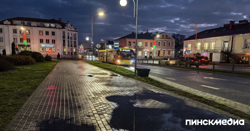 По 2 января в центре Пинска введены ограничения движения транспорта