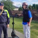 Смартфон в руках и слепые зоны: в ГАИ Пинска назвали главные ошибки подростков на самокатах