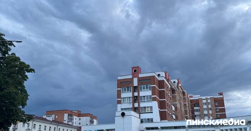 Зонты наготове, куртки не прячем: погода в Беларуси готовит переменчивый уикенд