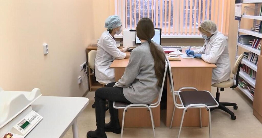 Как будет работать детская поликлиника в Пинске на праздники: график с 26 апреля по 10 мая