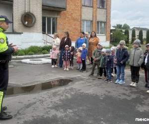 Инспекторы ГАИ Пинского РОВД приехали в Купятичи с акцией «Внимание — дети!»