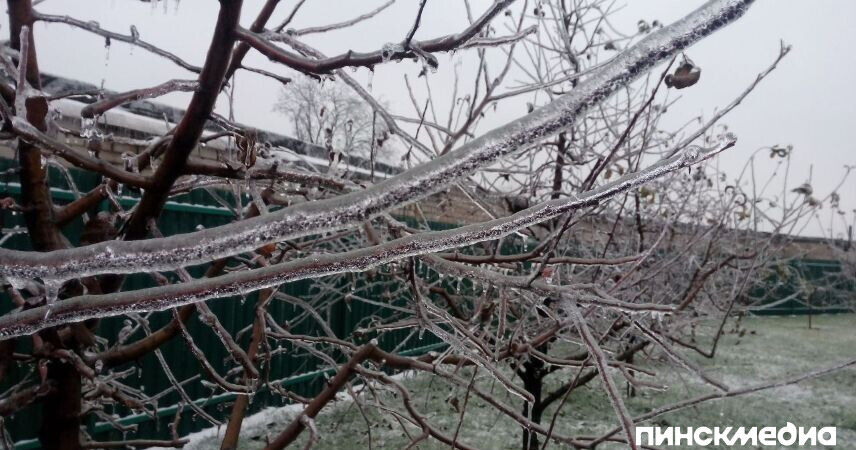 Циклон «Леони» накрыл Беларусь: объявлен оранжевый уровень из-за гололеда и снега на 27 января