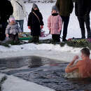 «Ууу, жара!» В -13℃ пинчане окунаются в прорубь