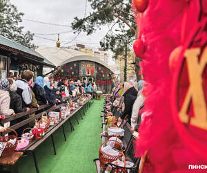 Аромат праздника на улицах Пинска: Великая суббота собрала горожан в храмах