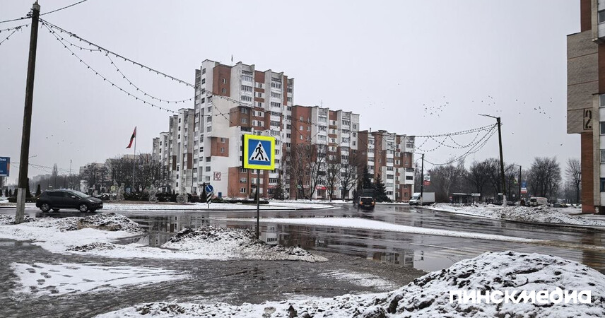 Названа самая аварийная улица в Пинске и «часы пик» по ДТП: в ГАИ подвели итоги 2025 года
