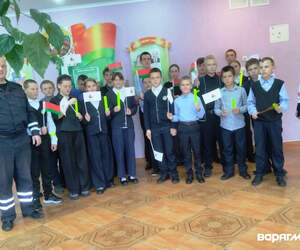 Яркий урок безопасности от ГАИ: в Ласицкой школе детям подарили световозвращатели