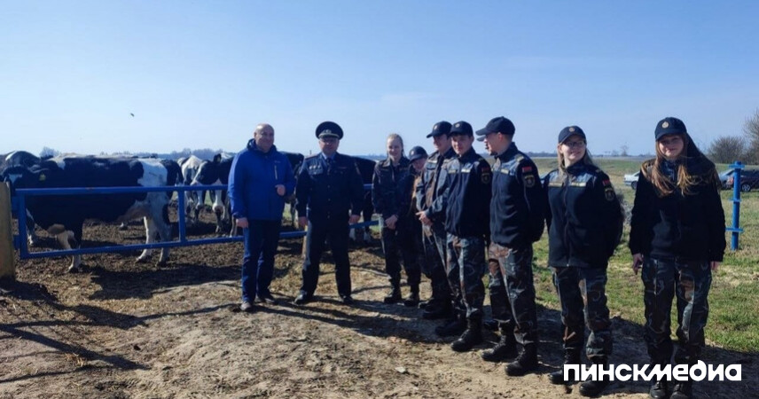 Пинский район: курсанты «Щита Полесья» посетили мехдвор в Плещицах
