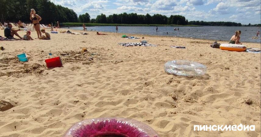Пляжный сезон-2025: что показала проверка воды ЦГиЭ в Пинске и районе