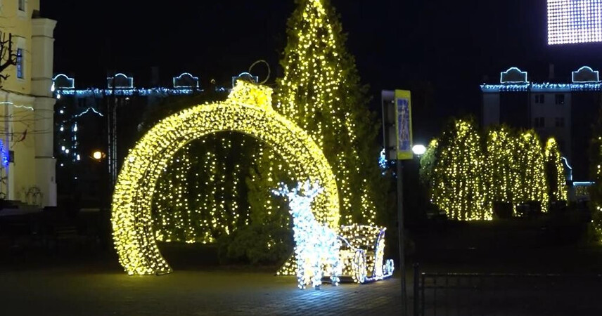 В Пинске стартует ежегодный конкурс на лучшее новогоднее оформление зданий и территорий