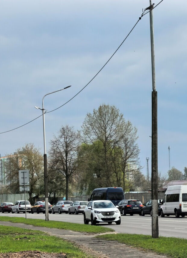 Пробки на перекрестке Брестской и 60 лет Октября: водители Пинска обсуждают временные трудности из-за ремонта