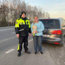 Цветы вместо штрафов: в Пинском районе ГАИ провела праздничную акцию для женщин-водителей