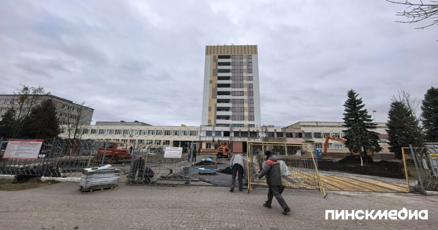 Средняя зарплата в Брестской области в октябре составила 2470 рублей: самые высокие доходы — в строительстве