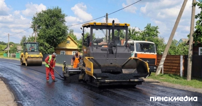 В Пинском районе дорожники обновляют трассу Н-209 между Жабчицами и Садовым