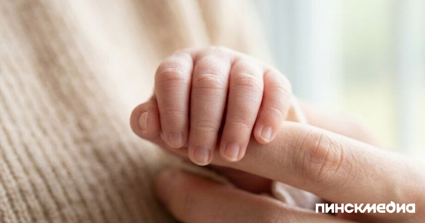 Тело в пакете: в Барановичах расследуют гибель младенца у 18-летней матери