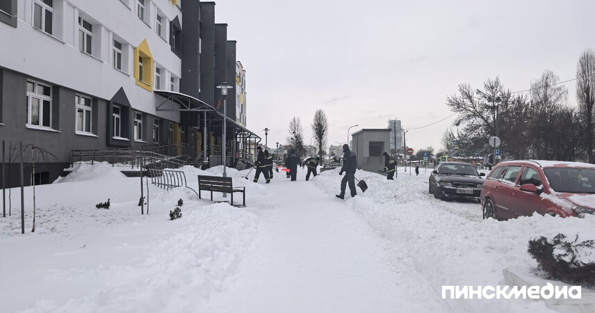 В ГАИ рассказали, можно ли считать «своим» расчищенное от снега место