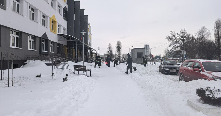 Центр гигиены призывает жителей Пинска и района активно участвовать в расчистке снега