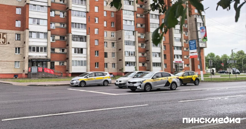 В Беларуси установили предельный коэффициент на услуги такси в часы пик