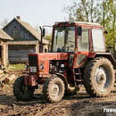 В Пинском районе 24-летний парень продавал несуществующий трактор в интернете