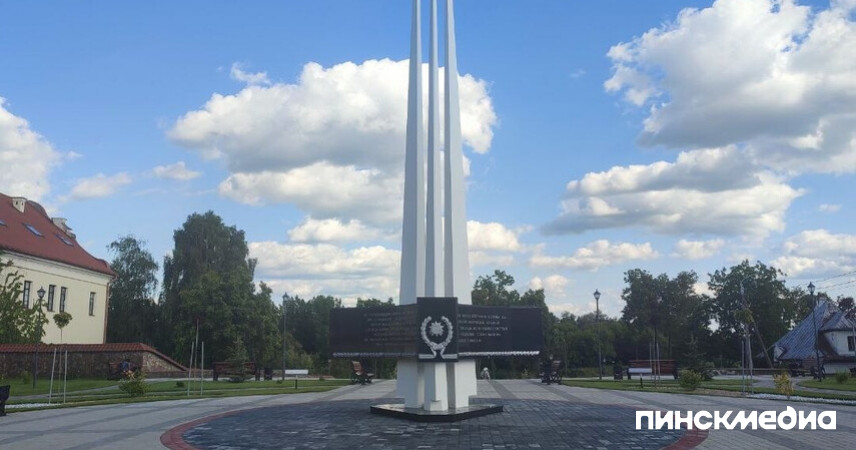 Выставка техники, жим гири и концерт: 14 июля Пинск отметит День освобождения