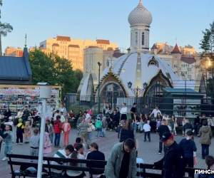 Посмотрели, что происходит за кулисами подготовки к Троицкому балу в Пинске