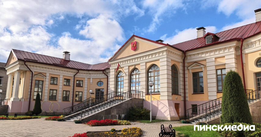 От подростков до пенсионеров: какие браки регистрировали в Пинске в ноябре