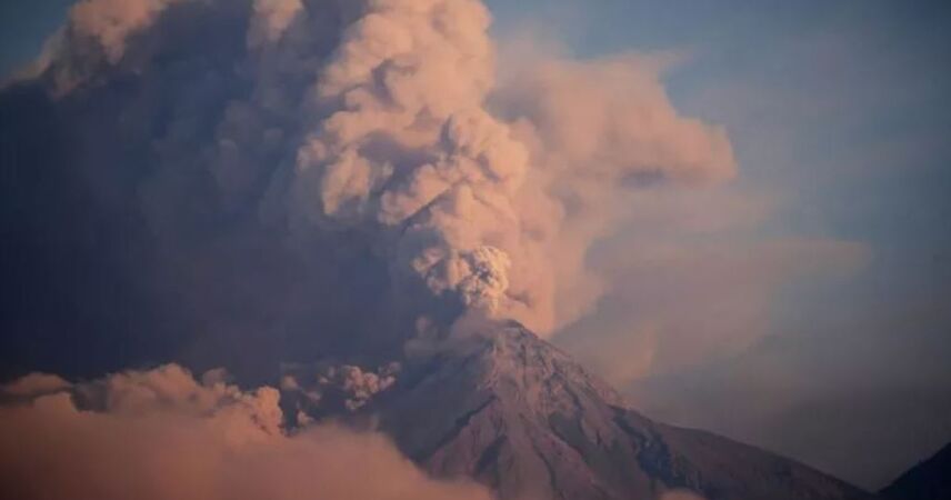 В Гватемале активизировался вулкан Фуэго: людей экстренно эвакуируют