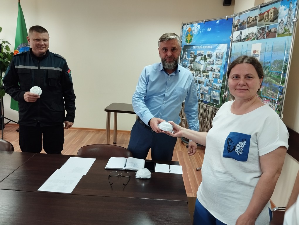 В Пинском филиале Брестского агенства по государственной регистрации и земельному кадастру прошла встреча с начальником Пинского Горрайотдела по ЧС