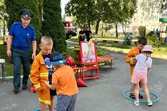 От звонка на 112 до эвакуации: как в Пинске проходят уроки безопасности для самых маленьких