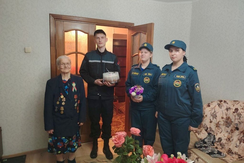 школьники в гостях у Анны Вдовиной