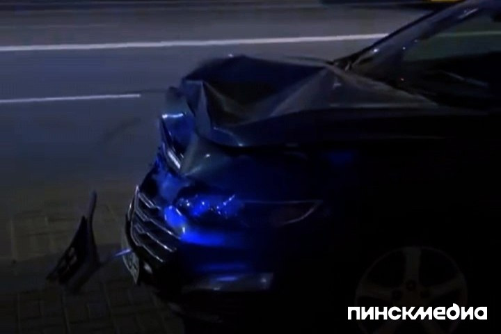 Авария на улице Брестской, легковой автомобиль столкнулся с городским автобусом