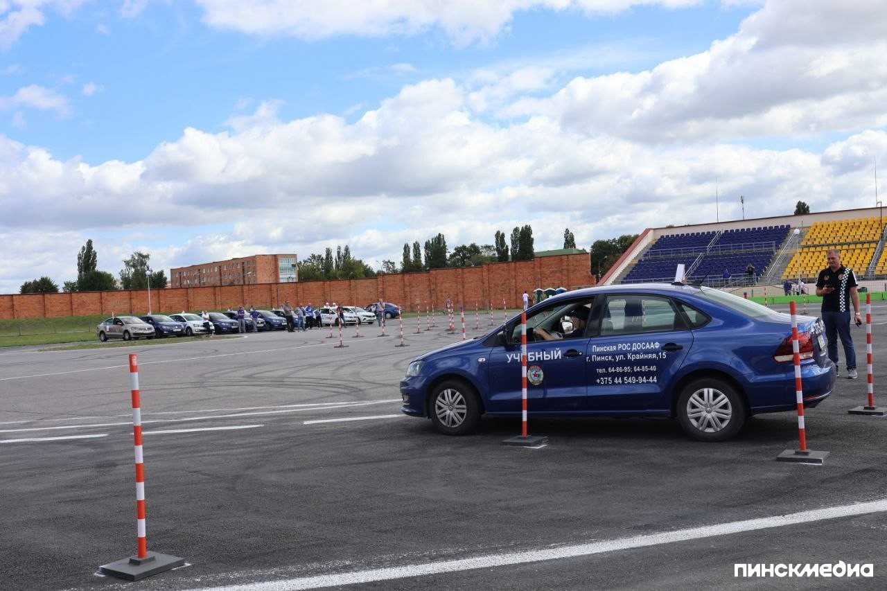 В ДОСААФ Пинска прошло международное соревнование автоинструкторов