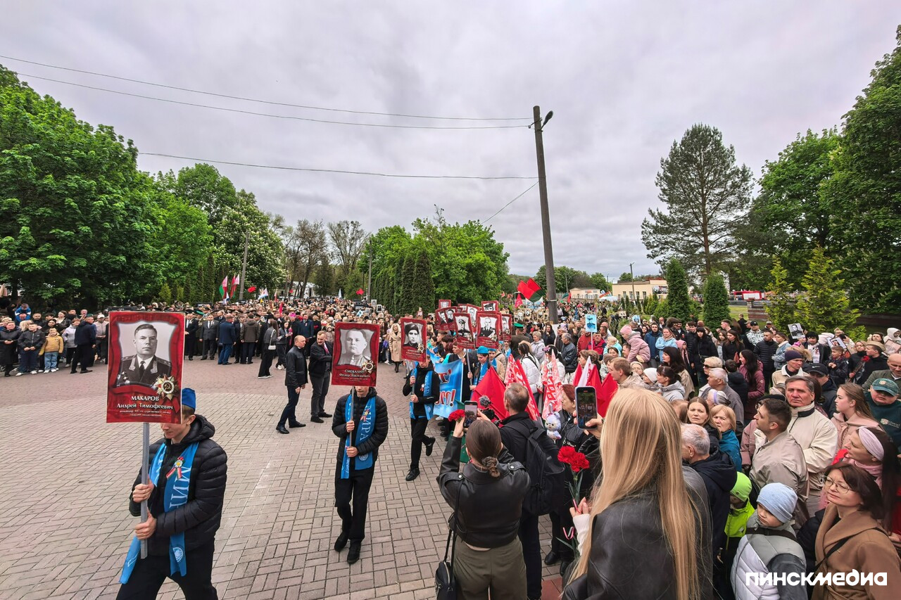 Репортаж с митинга и масштабного шествия в Пинске