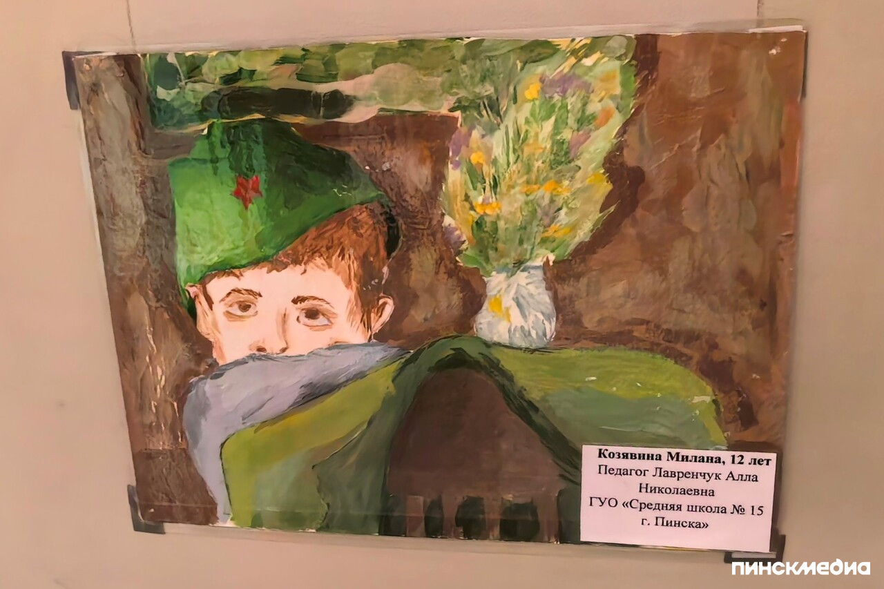 рисунки детей к 9 мая в общественном транспорте Пинска